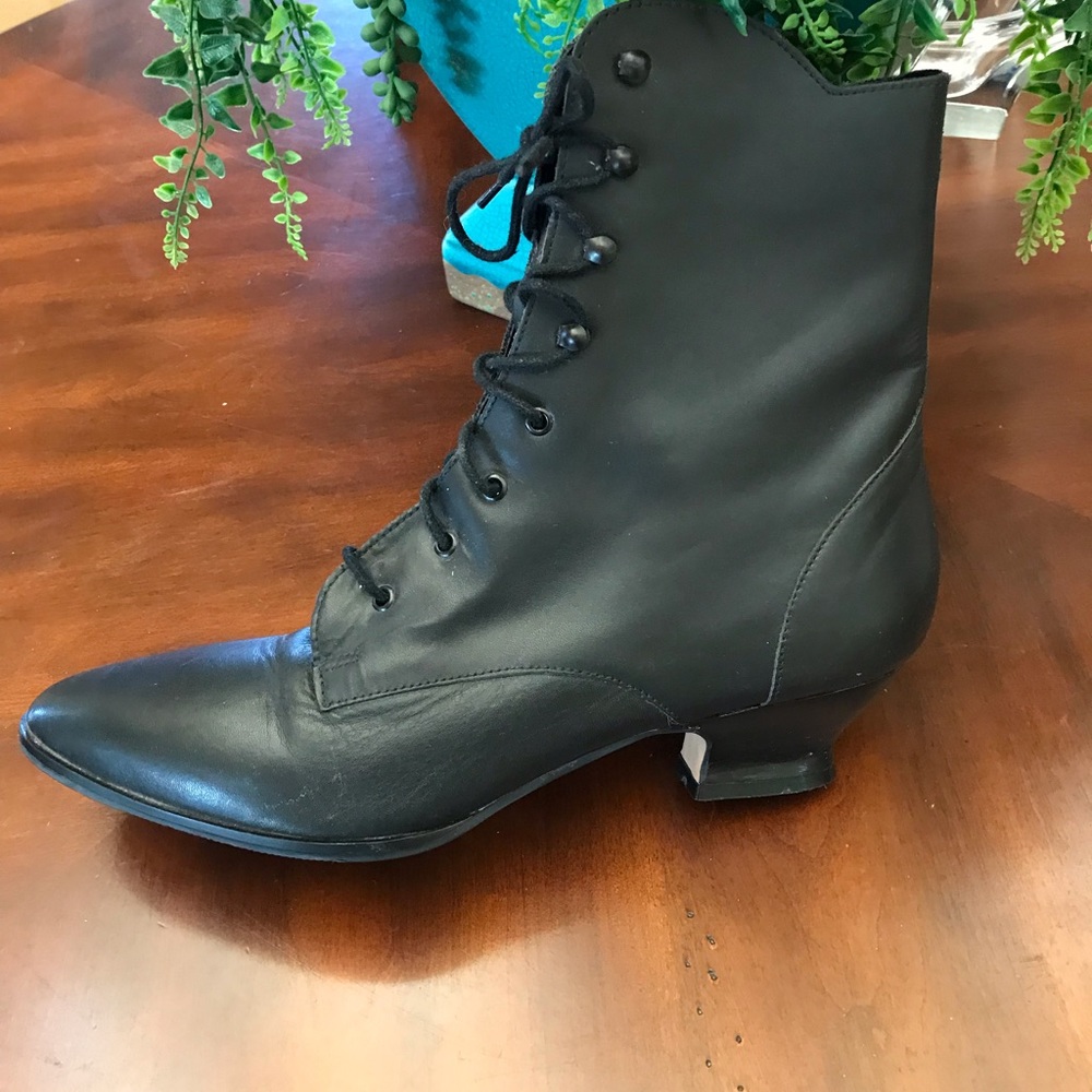 Vintage 80’s Granny Boots Black Leather Size 11M